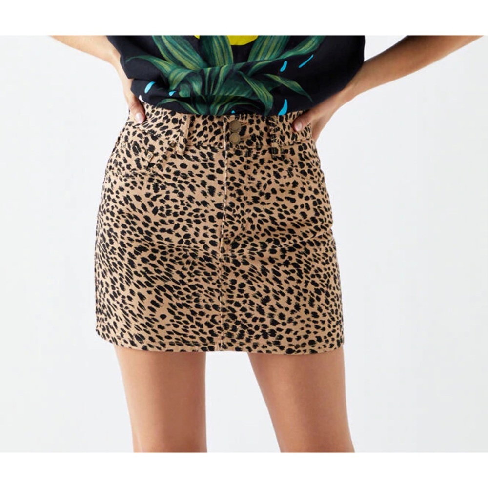 NWT Billabong According To Print Denim Skirt